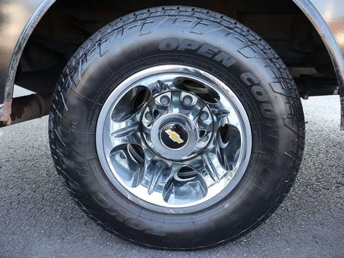 Used 2022 Chevrolet Silverado 3500 LT AWD/4WD image 46