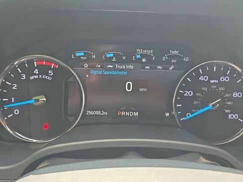 Used 2022 Ford F250 Platinum w/ FX4 Off-Road Package AWD/4WD image 4