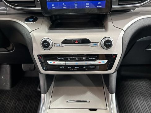 Certified 2023 Ford Explorer XLT w/ Equipment Group 202A AWD/4WD image 22