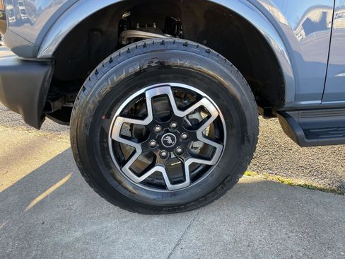 Used 2025 Ford Bronco Outer Banks image 48