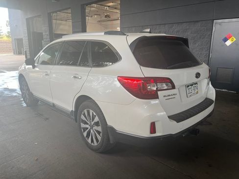 Used 2017 Subaru Outback 2.5i Touring w/ Popular Package #5A AWD/4WD image 4