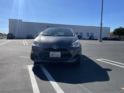 Used 2015 Toyota Prius C Four image 2