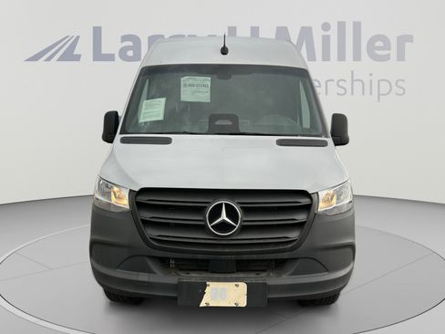 Used 2025 Mercedes-Benz Sprinter 2500 image 8