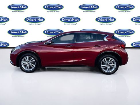 Used 2018 INFINITI QX30 image 5