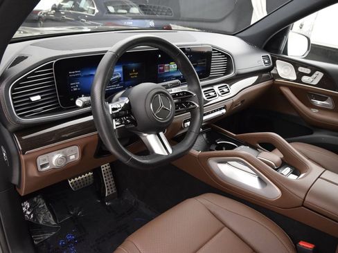 Used 2025 Mercedes-Benz GLS 450 4MATIC image 22