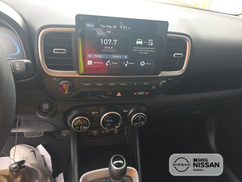 Used 2025 Hyundai Venue SEL FWD image 10