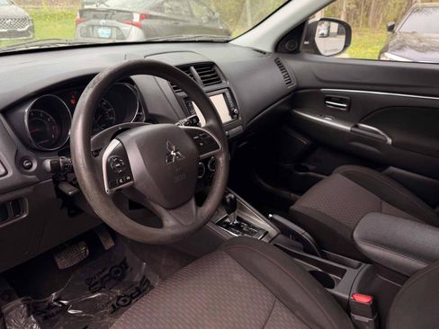 Used 2019 Mitsubishi Outlander Sport ES FWD image 16