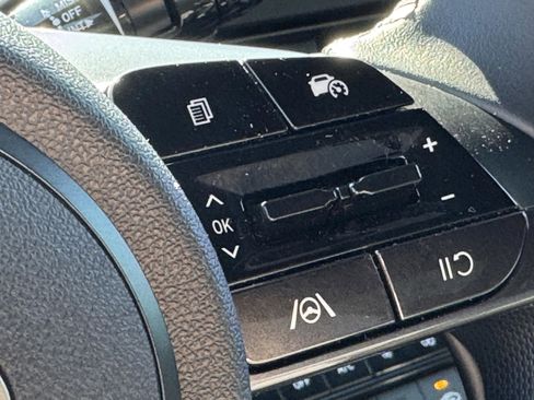 Used 2025 Hyundai Elantra Sport image 7