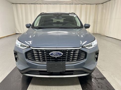 Used 2023 Ford Escape Platinum AWD/4WD image 3