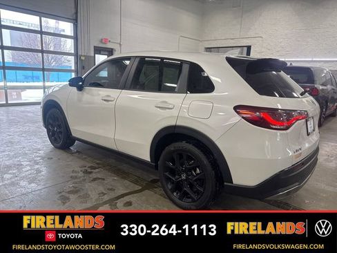 Used 2024 Honda HR-V Sport image 3