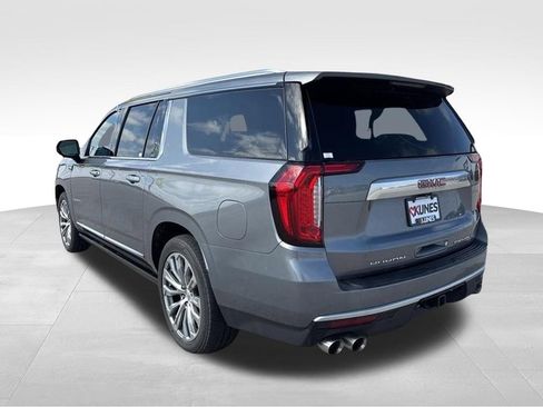 Used 2021 GMC Yukon XL Denali w/ Denali Ultimate Package AWD/4WD image 9