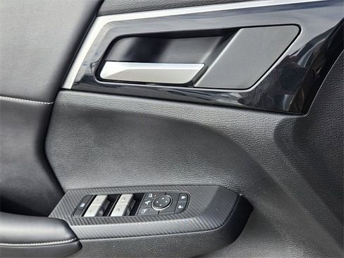 Used 2024 Mitsubishi Outlander SE Black Edition image 31