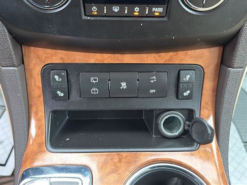 Used 2011 Buick Enclave CXL AWD/4WD image 27