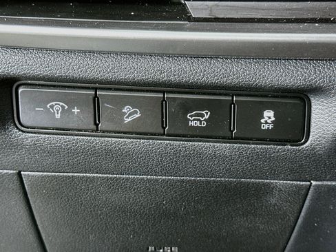 Used 2025 Kia Telluride S FWD image 17