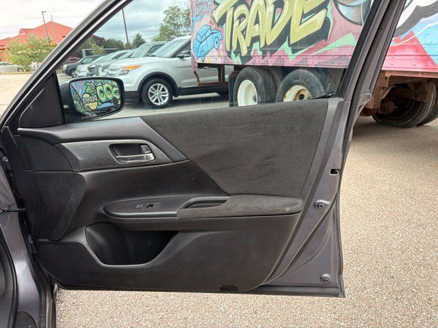 Used 2013 Honda Accord LX image 30