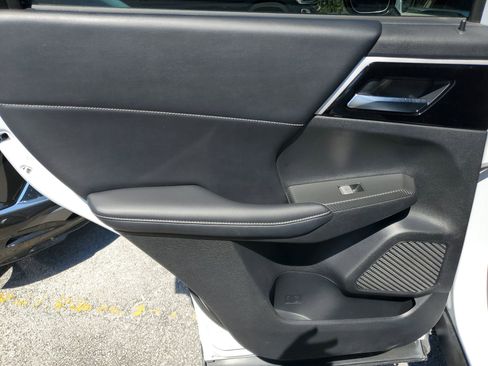 Used 2022 Mitsubishi Outlander SE image 9