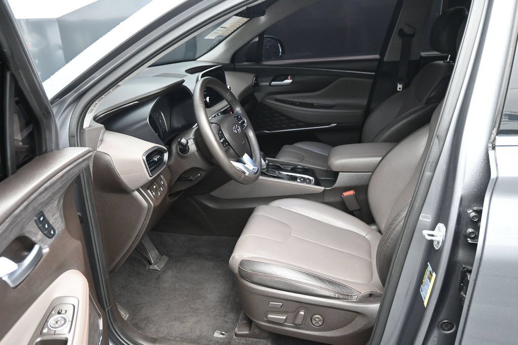 Used 2019 Hyundai Santa Fe FWD image 12