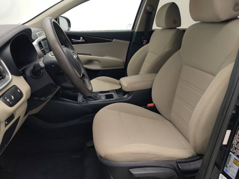 Used 2020 Kia Sorento LX FWD image 17