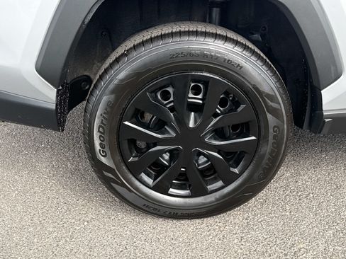 Used 2019 Toyota RAV4 LE w/ All Weather Liner Package AWD/4WD image 7