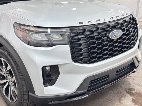 New 2026 Ford Explorer ST-Line image 12