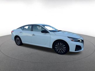 Used 2025 Nissan Altima 2.5 SV FWD video 2