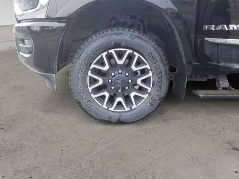 Used 2025 RAM 2500 Limited AWD/4WD image 14