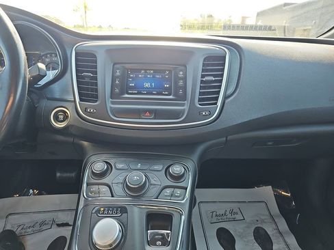Used 2015 Chrysler 200 S FWD image 25