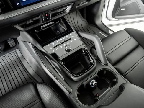 New 2026 Porsche Cayenne AWD/4WD image 18