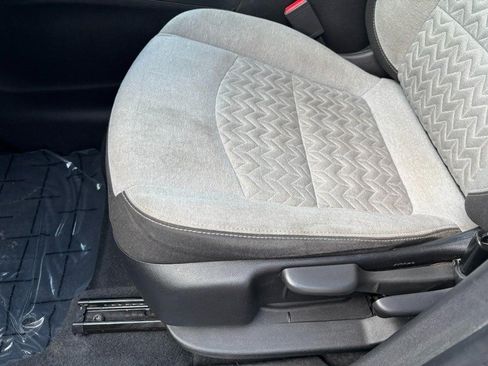 Used 2024 Chevrolet Equinox LS FWD image 19