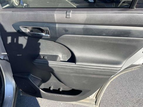 Used 2024 Toyota Highlander XSE image 47