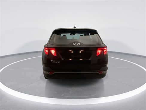 Used 2024 Hyundai Tucson SE image 3