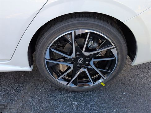 New 2025 Nissan Sentra SR w/ SR Premium Package image 23