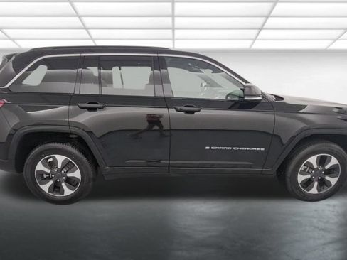 Used 2024 Jeep Grand Cherokee Limited 4xe AWD/4WD image 8