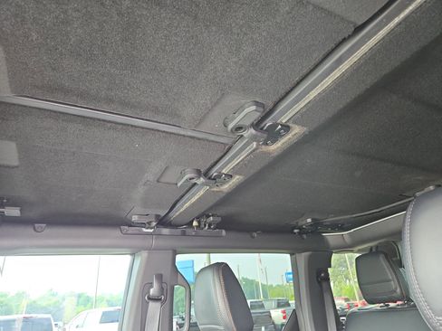 Used 2023 Ford Bronco Badlands w/ Sasquatch Package AWD/4WD image 19