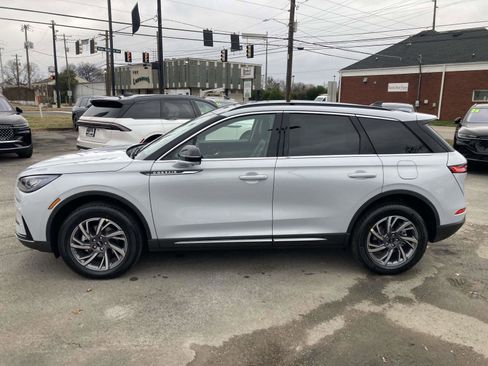 New 2026 Lincoln Corsair Premiere image 8