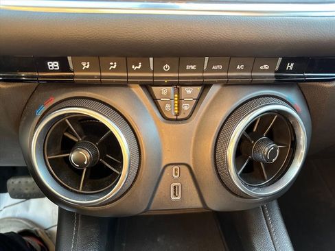 Used 2020 Chevrolet Blazer LT image 29