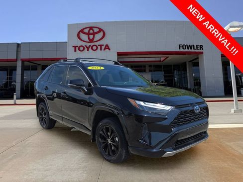 Used 2024 Toyota RAV4 SE AWD/4WD image 8