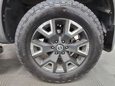 Used 2020 Nissan Titan Platinum Reserve w/ Moonroof Package image 44