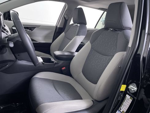 Used 2022 Toyota RAV4 XLE w/ Convenience Package AWD/4WD image 12