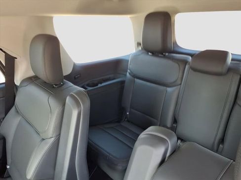 New 2026 Ford Expedition Active image 7