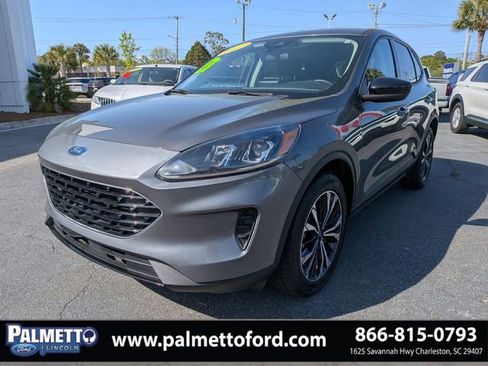 Used 2021 Ford Escape SE w/ SE Sport Appearance Package image 7