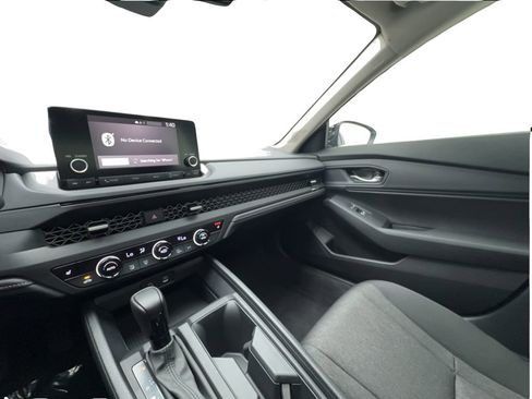 Used 2025 Honda Accord SE image 35