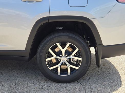 New 2025 Jeep Grand Cherokee L Limited w/ MOPAR Finishing Package image 15