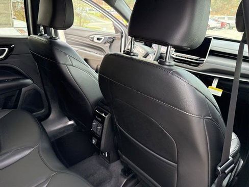 New 2026 Jeep Compass Latitude image 29