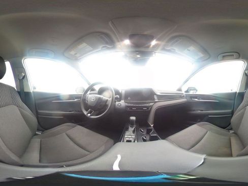 Used 2025 Toyota Camry LE FWD image 31
