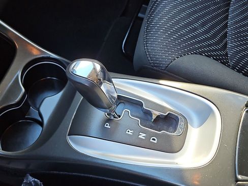 Used 2020 Dodge Journey SE w/ Blacktop Package image 17