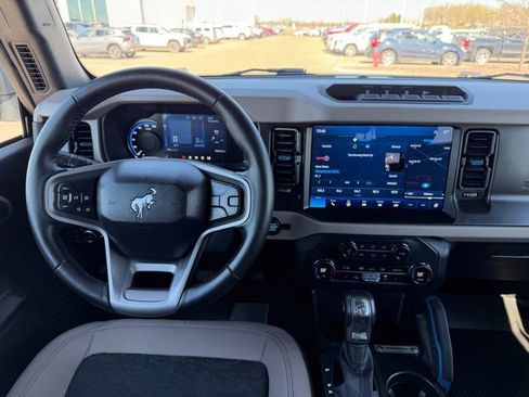 Used 2023 Ford Bronco Wildtrak AWD/4WD image 23