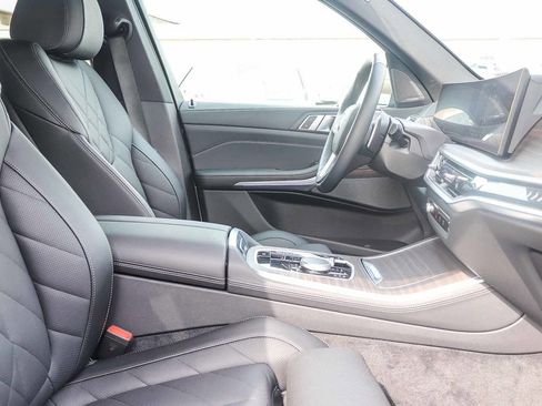 Used 2025 BMW X5 sDrive40i w/ Premium Package image 19