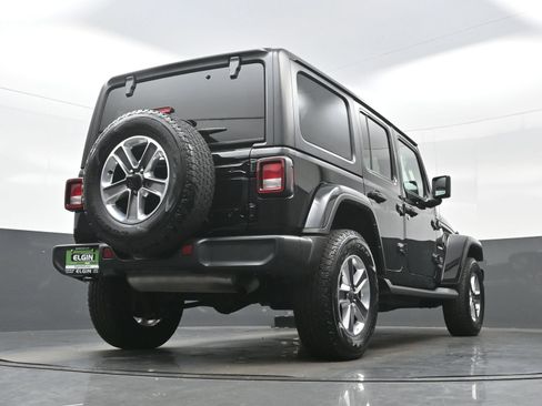 Used 2021 Jeep Wrangler Unlimited Sahara w/ Cold Weather Group AWD/4WD image 30
