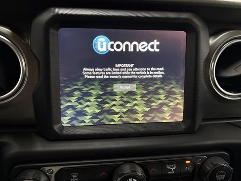 Used 2019 Jeep Wrangler Unlimited Sahara w/ Uconnect 4C Nav & Sound Group AWD/4WD image 44